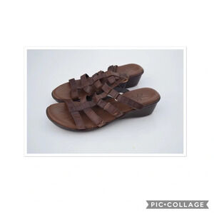 Born leather sandals